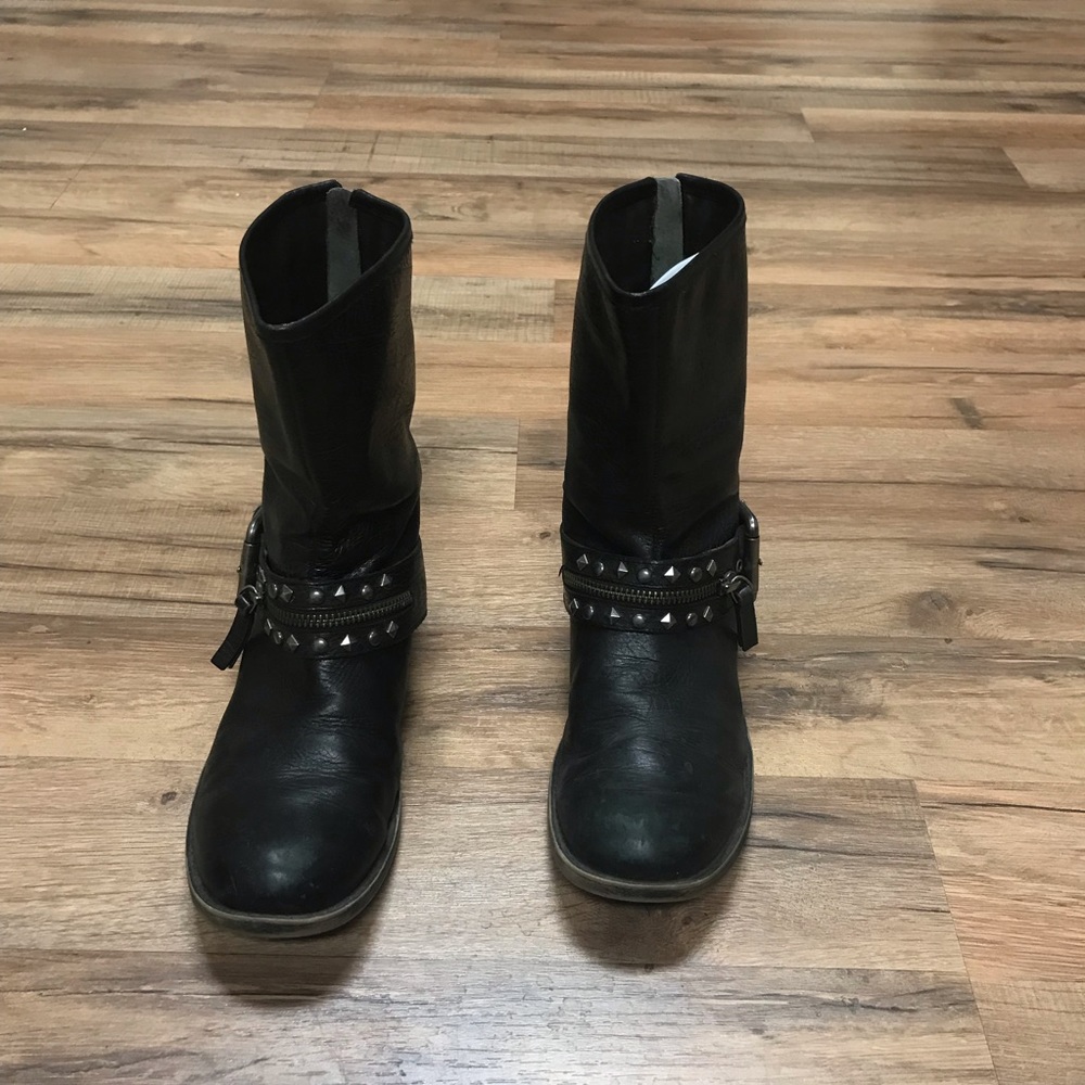 NINE WEST beautiful stylish chic studded Ankle booth